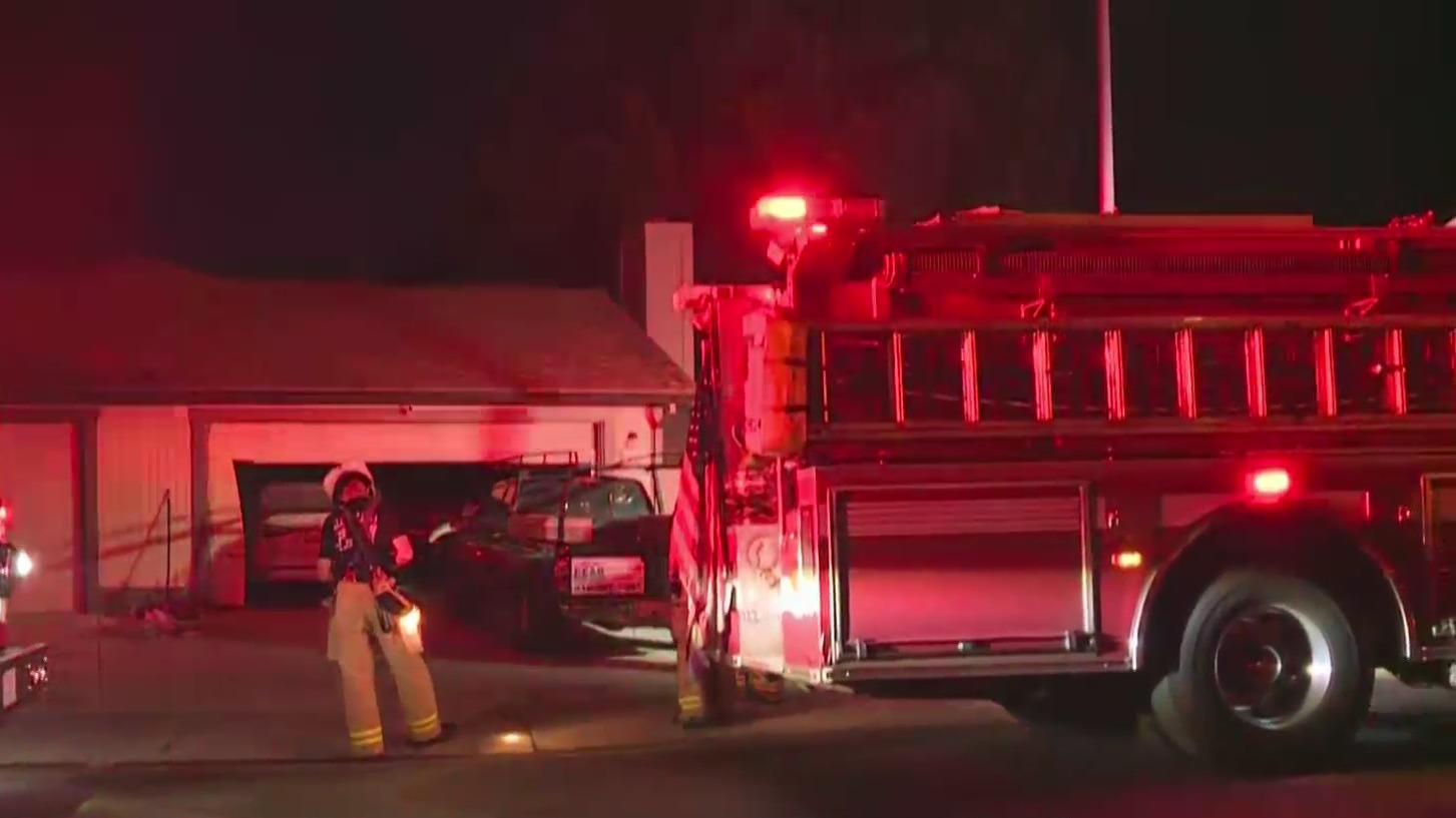 Citrus Heights Duplex Catches Fire Overnight – CBS Sacramento