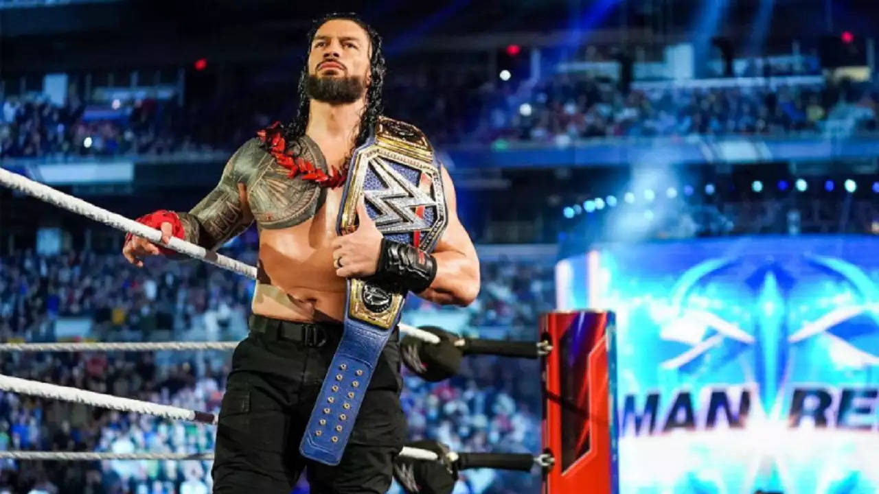 Roman Reigns makes his return to WWE live events at Sacramento, defeats former WWE Champion