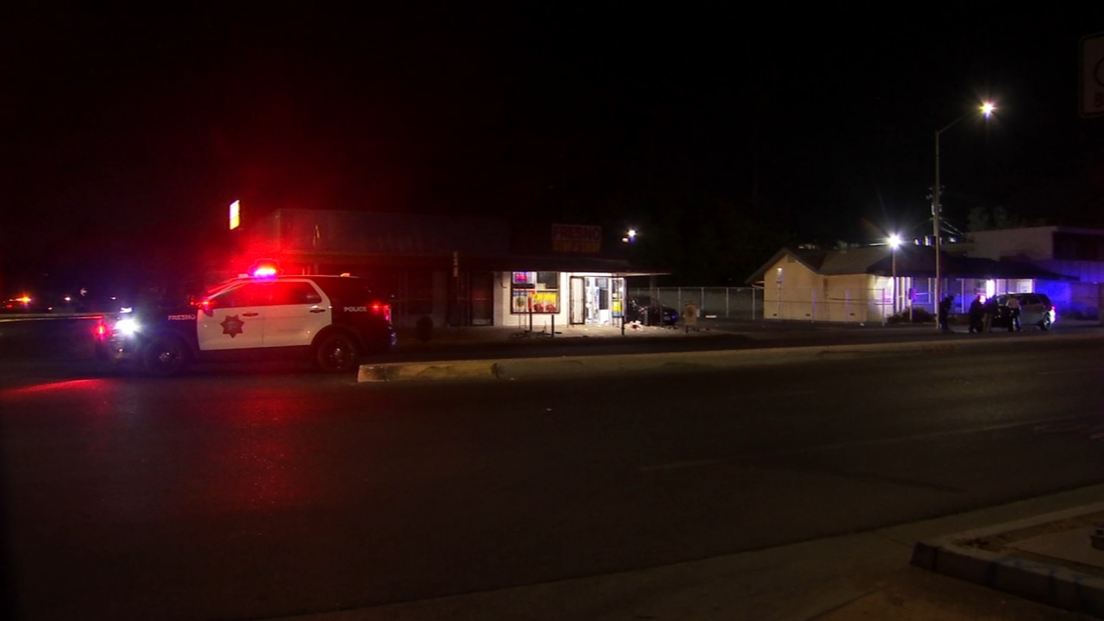 3 people shot in central Fresno, police searching for 2 suspects