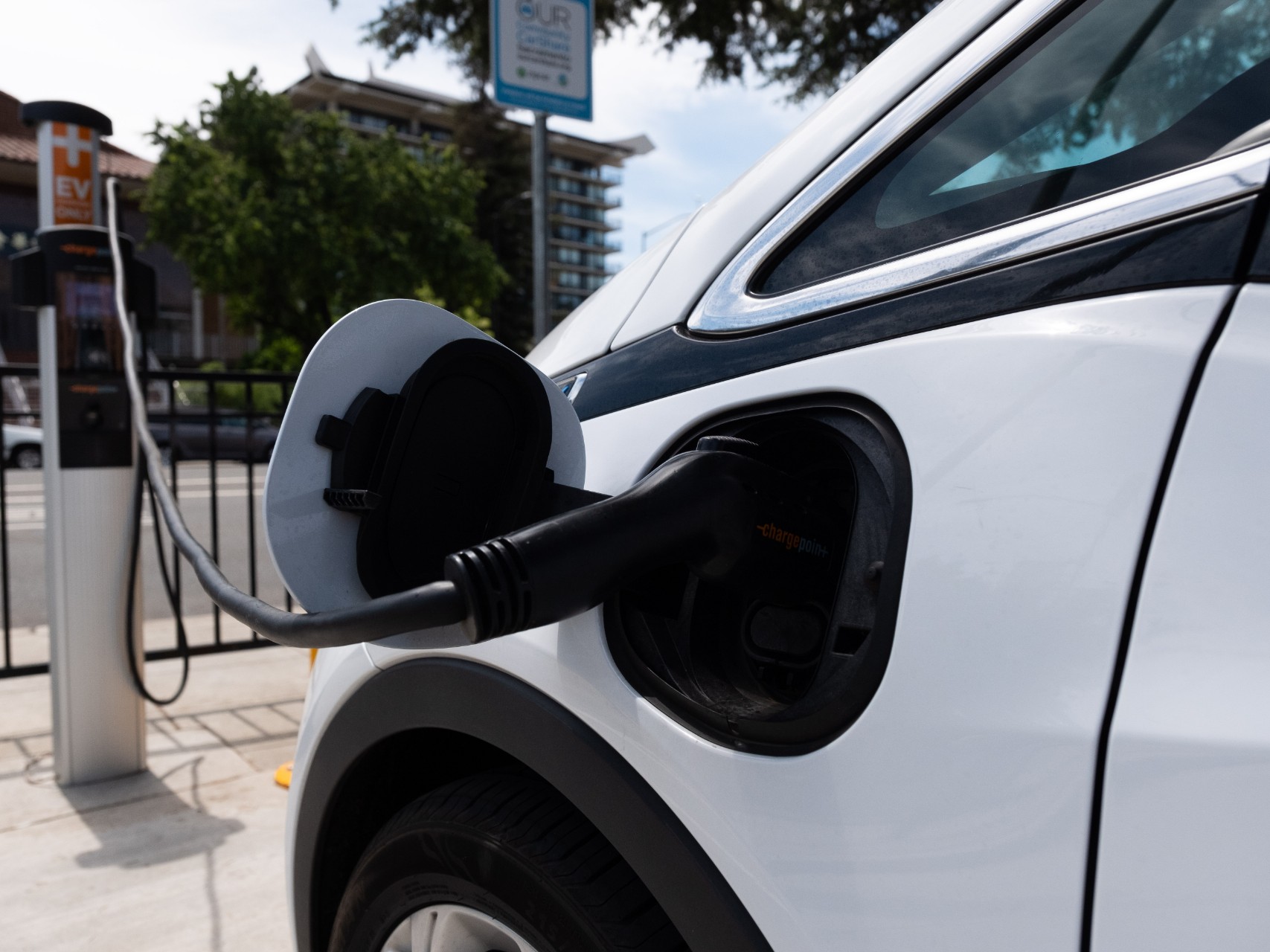 Low-cost electric car and bike share program coming to Stockton