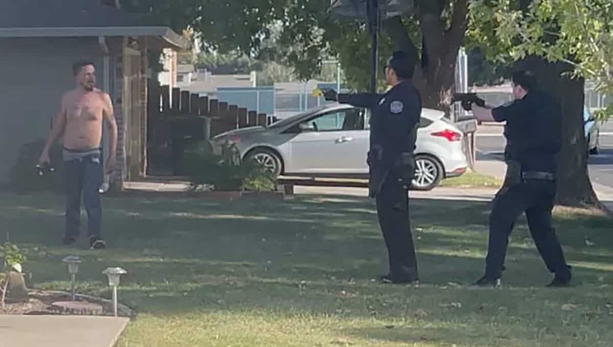 Videos shows Modesto police shooting that killed Paul Chavez Jr.;  family to file lawsuit