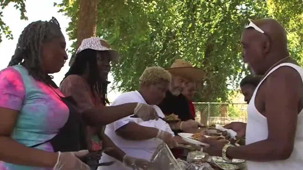 Community gathers for soul food cookout in Sacramento