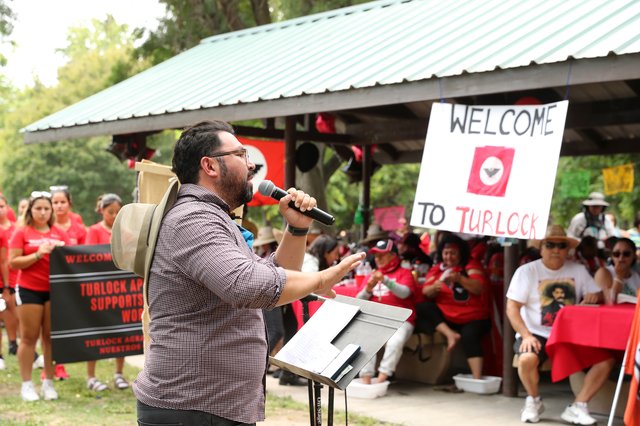 Turlockers support farmworkers on their march to Sacramento