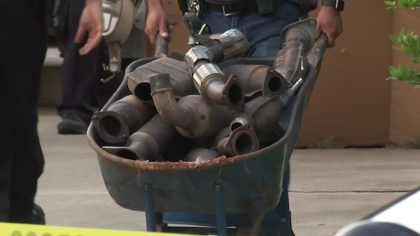 Catalytic converter thefts: 5 arrested in bust as officers investigate locations in Pearland and Fresno