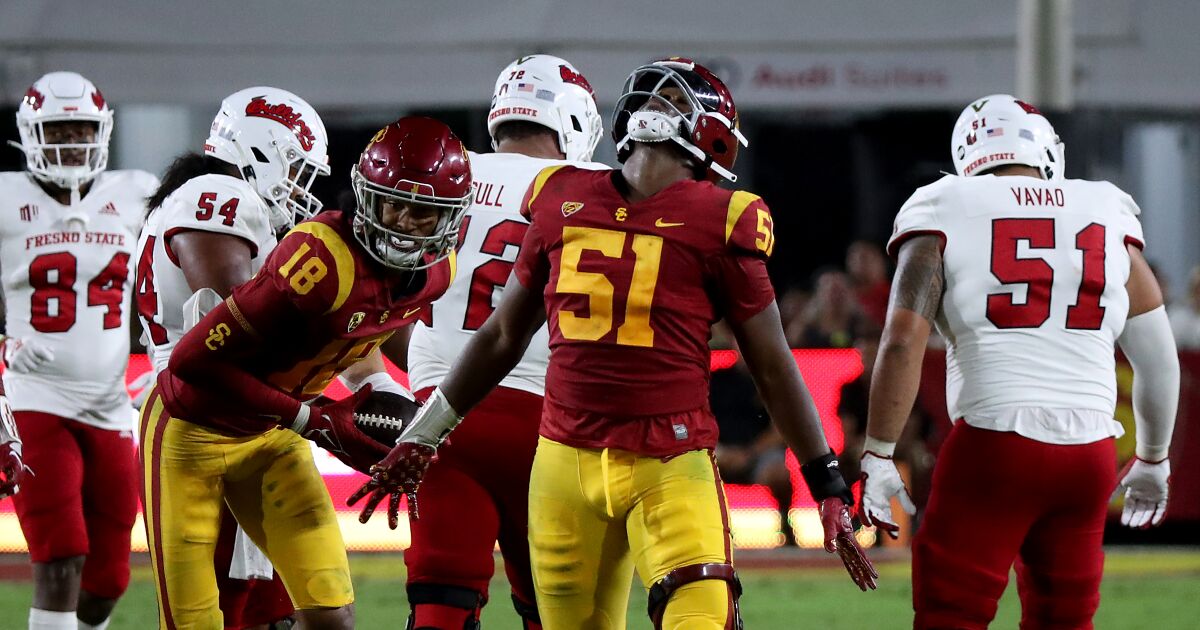 No.  7 USC's defense bites back in win over Fresno State