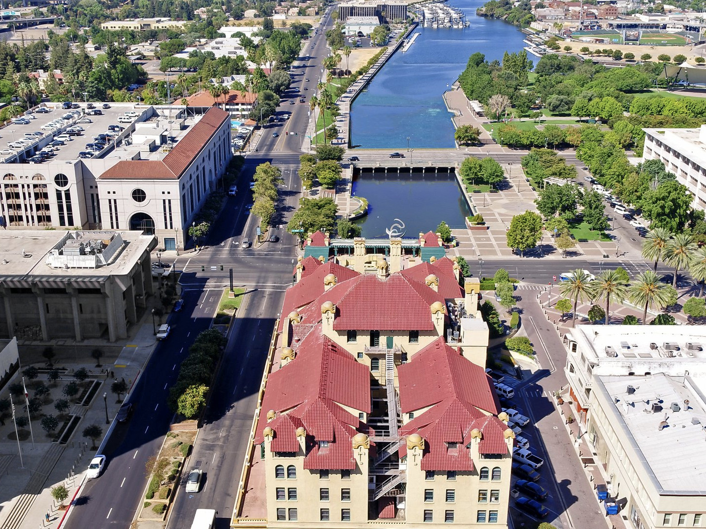 Stockton chooses alternative to PG&E as new city power distributor