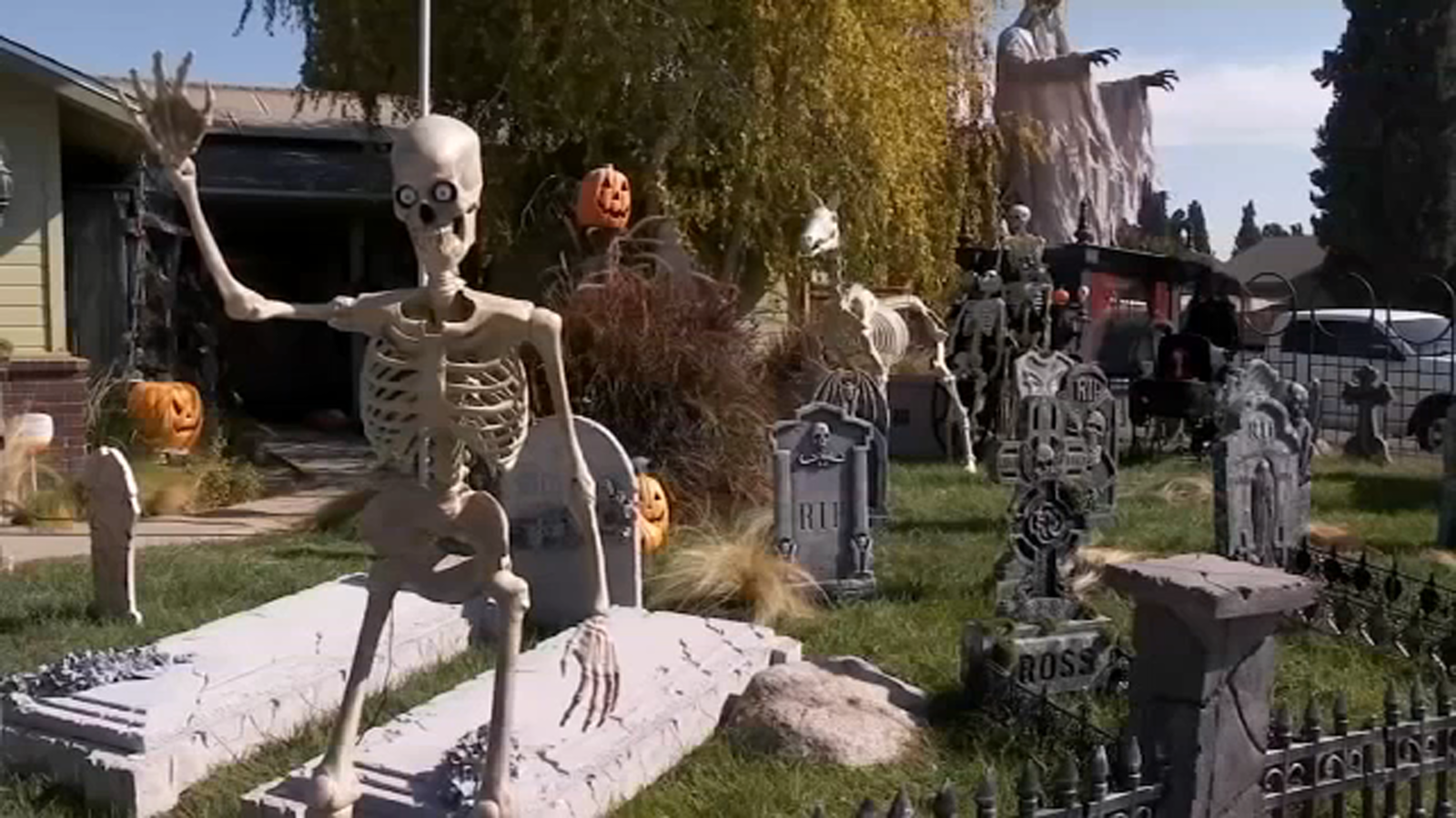 How your kids can have a safe and healthy Halloween