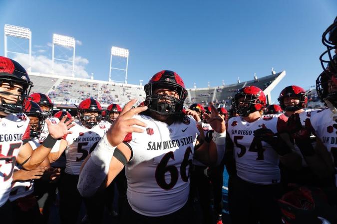 Aztec's Fall, 32-28, at Fresno State