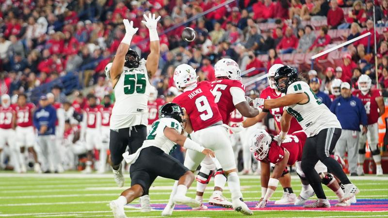Rainbow Warriors Drop Road Contest at Fresno State