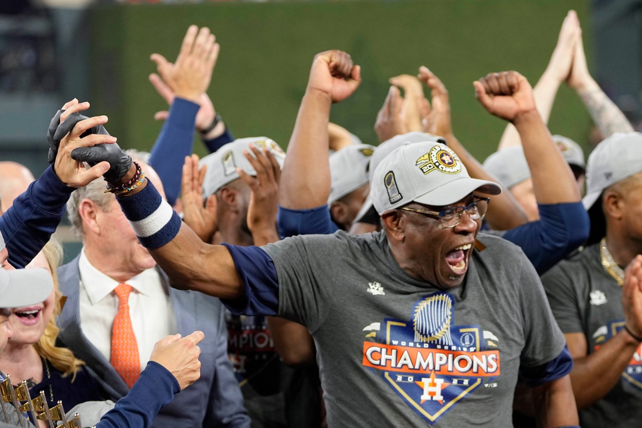Sacramento Mayor Darrell Steinberg celebrates the manager's World Series win