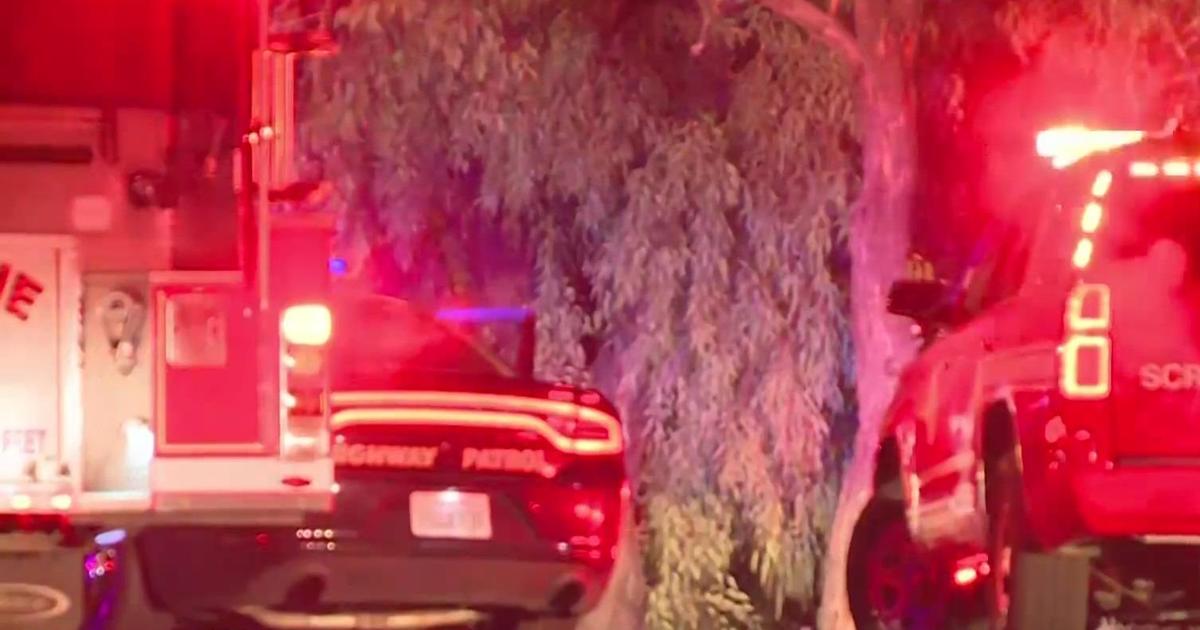 Fatal South Sacramento crash leaves 1 woman dead