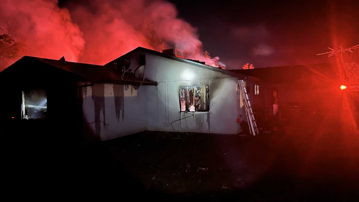 One dead in Rio Linda house fire, Sacramento firefighters say