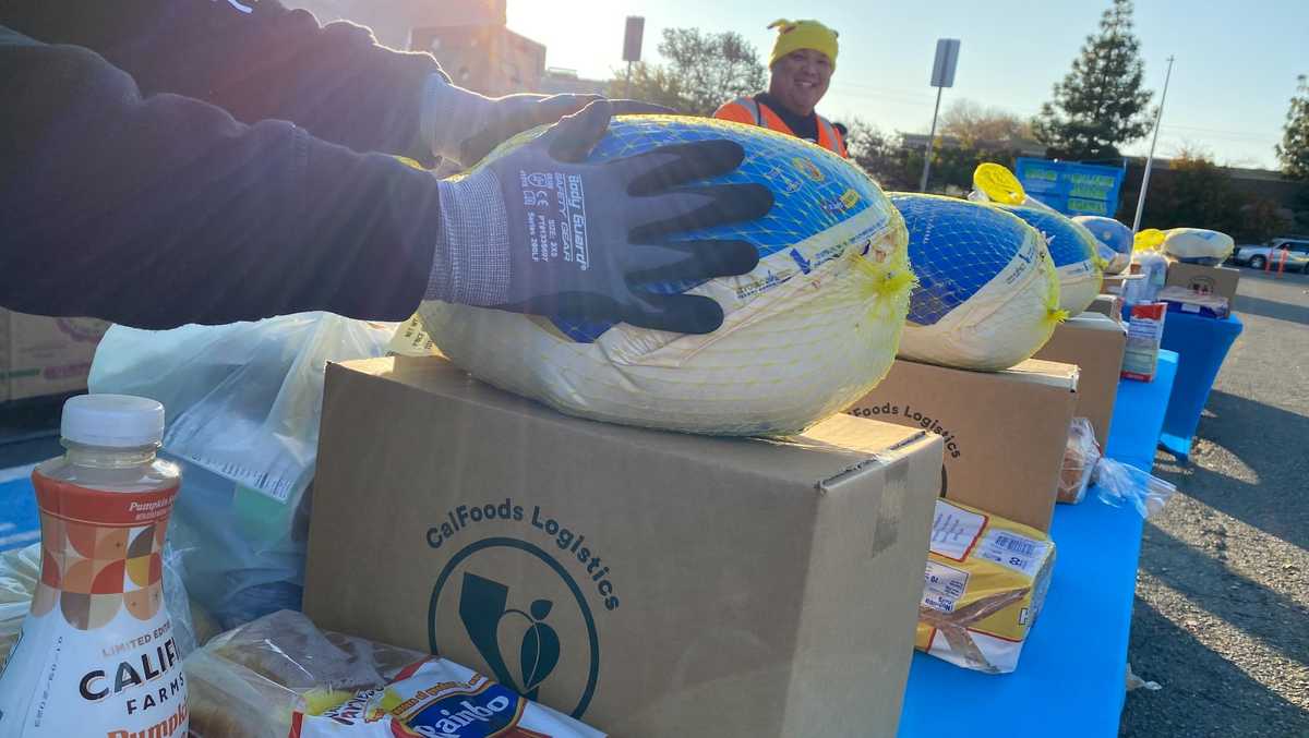 1,000 Northern California families given Thanksgiving groceries