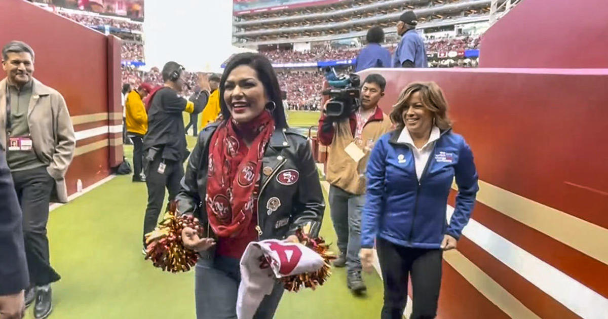 Fresno teacher honored by 49ers at Levi's Stadium Sunday
