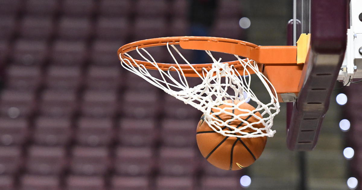 McRae leads Sacramento State over Fresno State 59-53