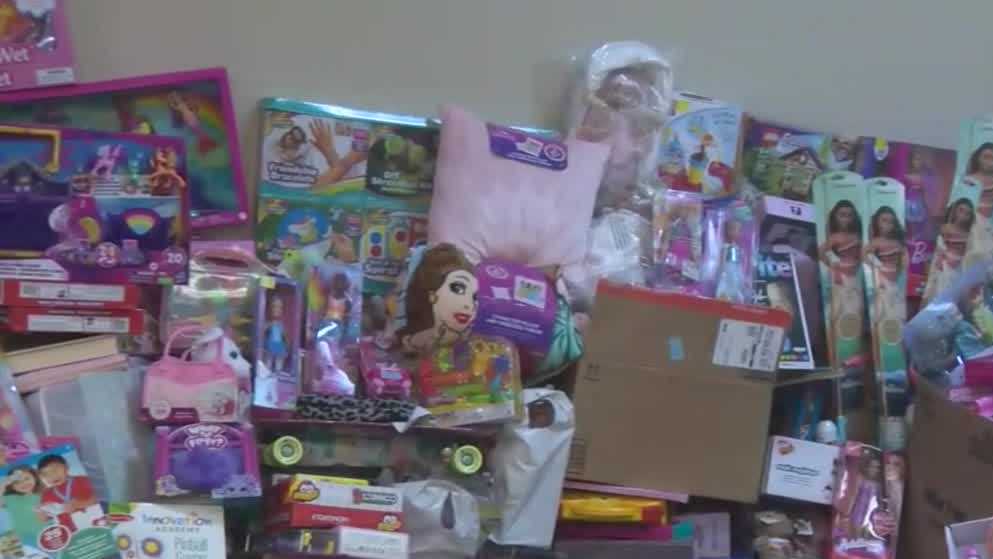 Thousands receive gifts and holidays meal ahead of Christmas in Modesto