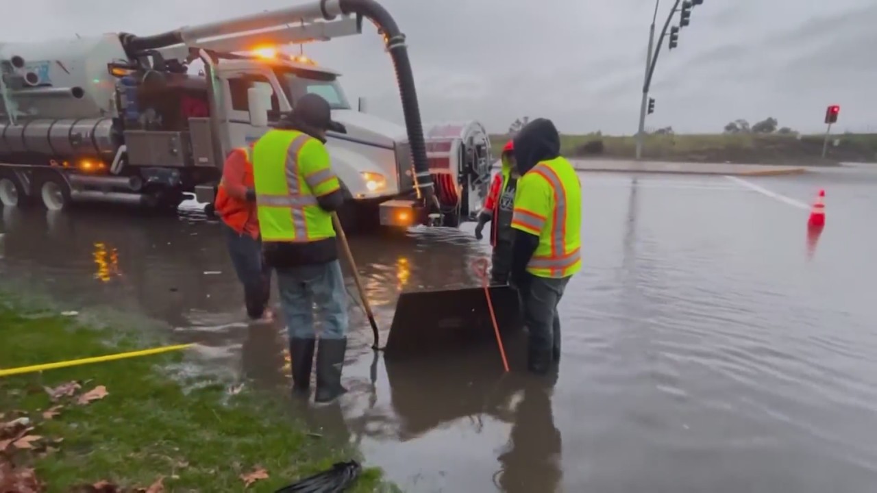 Crews busy cleaning up what Fresno storm left behind