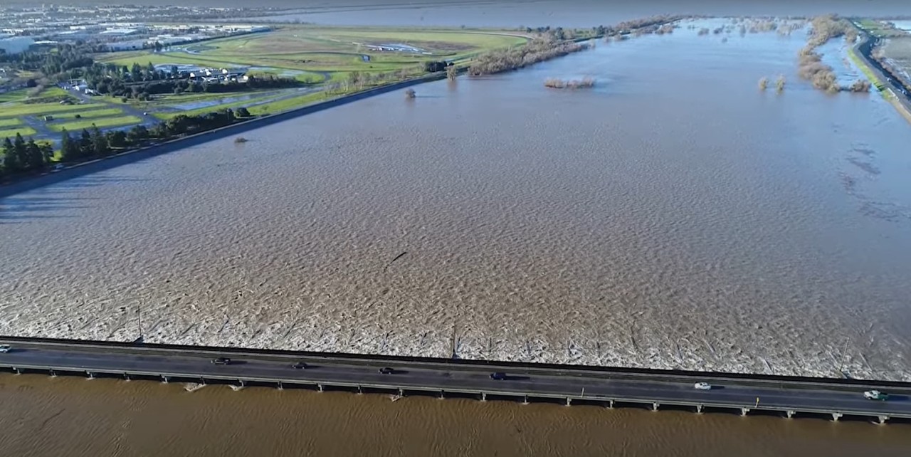 How the Sacramento Weir works and how it is different from other weirs