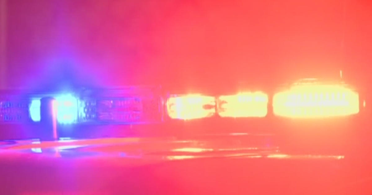 5-vehicle collision involving big rig blocks Highway 99 at Stockton