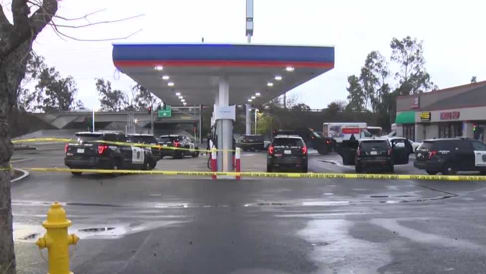 Stockton officers shoot, kill man threatening others with handgun, police say